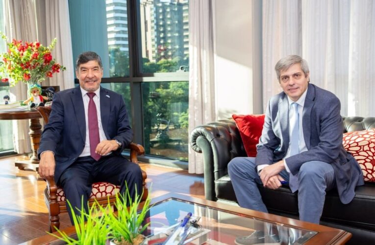 Reunión con el Vicegobernador y Presidente de la H. Legislatura de Tucumán, CPN Miguel Ángel Acevedo