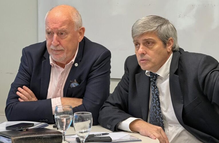 Reunión de trabajo entre la Defensoría del Pueblo y el ERSEPT (Ente Único de Control y Regulación de los Servicios Públicos de Tucumán).